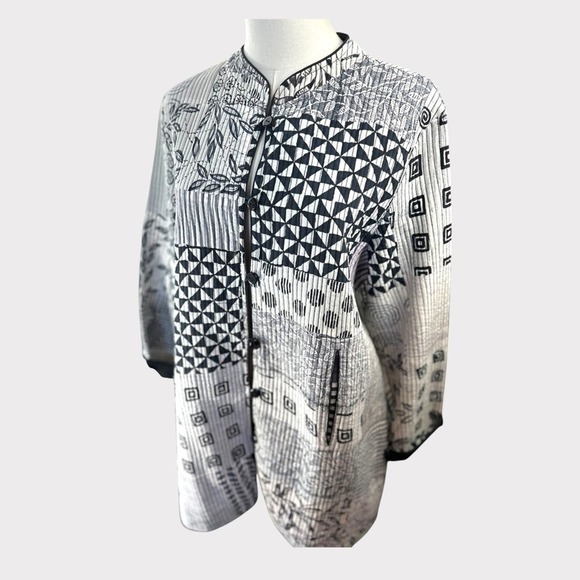 Harshita size Med black & white Quilted silk‎ geometrical design jacket - Picture 2 of 16